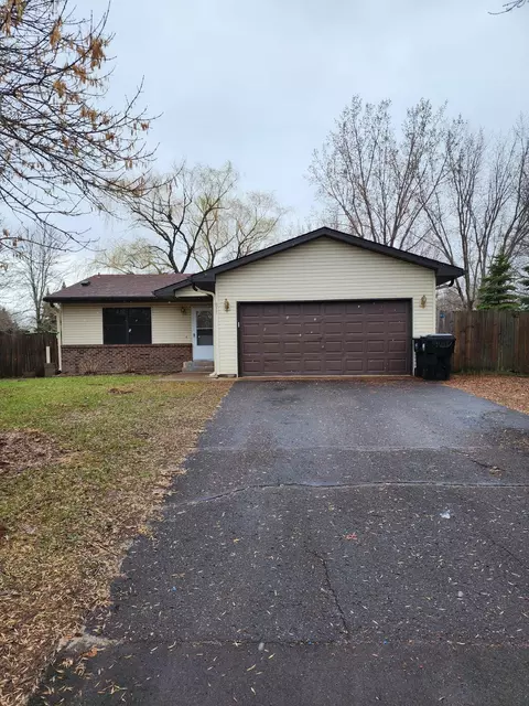 511 Main St W, Isanti, MN 55040
