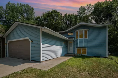17771 Javelin Ct, Lakeville, MN 55044