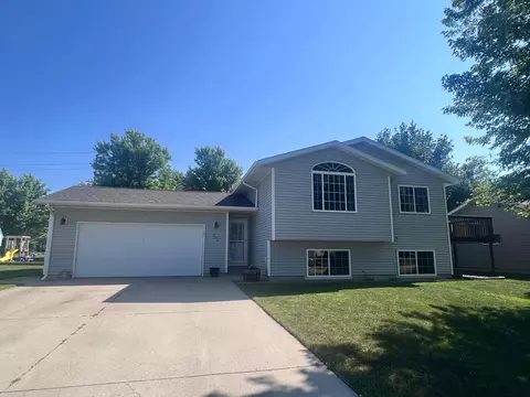 202 Bluebird Ct, Ghent, MN 56239