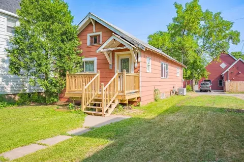 211 2nd St N, Virginia, MN 55792