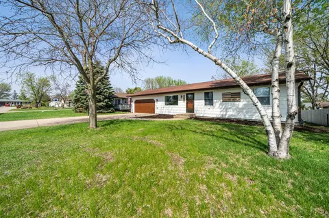 109 Rebecca Dr, Jordan, MN 55352