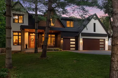 4865 Ferncroft Dr, Shorewood, MN 55331