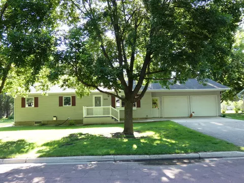 3019 Redwood Ave, Slayton, MN 56172