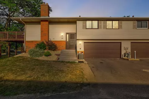 643 E 145th St, Burnsville, MN 55337