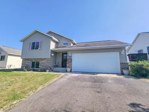 381 Dean St, Detroit Lakes, MN 56501