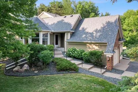 1501 Glenbeigh Ct, Woodbury, MN 55125