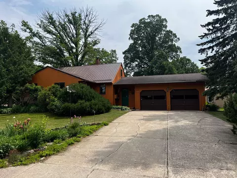 222 3rd Ave SE, Clearbrook, MN 56634