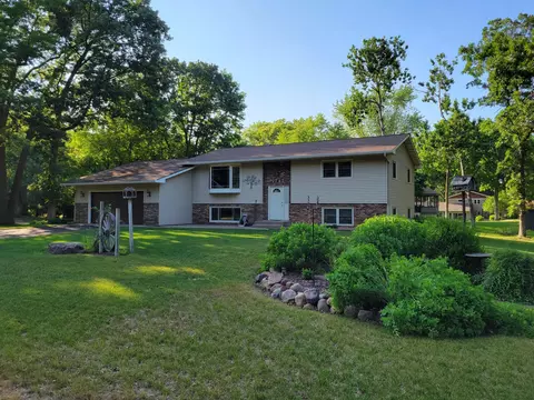 1741 Oregon Trl, Saint Cloud, MN 56301