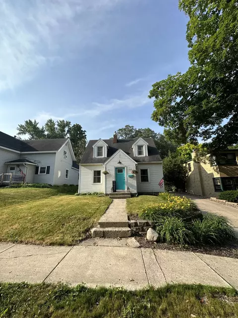 339 E Vine St, Owatonna, MN 55060