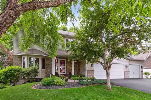 10981 Blossom Rd, Eden Prairie, MN 55347