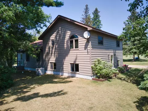 966 Trout Lake Rd, Bovey, MN 55709
