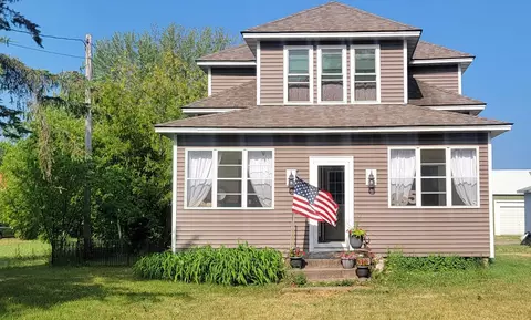 465 4th Ave S, Isle, MN 56342