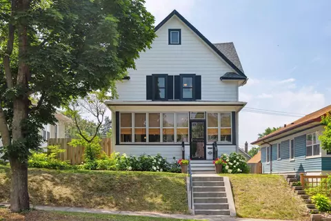 2092 Saint Clair Ave, Saint Paul, MN 55105