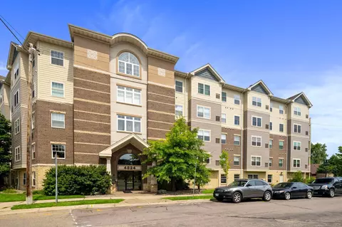4824 E 53rd St #513, Minneapolis, MN 55417