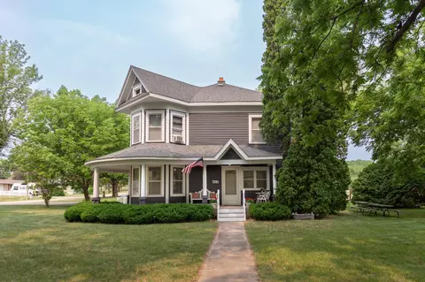 402 Cedar St, Pepin, WI 54759