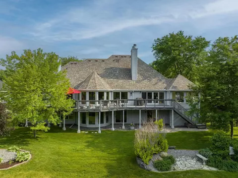 15819 Elodie Ln, Minnetonka, MN 55345