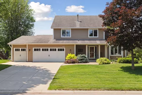 13875 Duluth Dr, Apple Valley, MN 55124