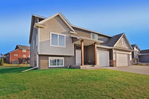 606 22nd St NE, Kasson, MN 55944