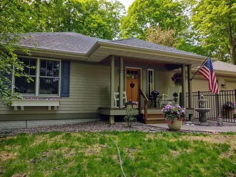 765 S Jefferson St, Saint Croix Falls, WI 54024
