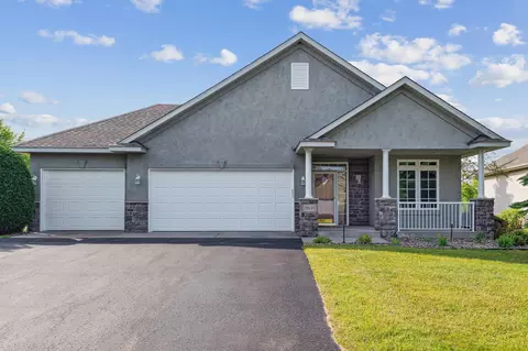 19135 Inndale Dr, Lakeville, MN 55044