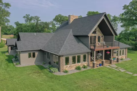 17228 Aaron Hts NW, Evansville, MN 56326