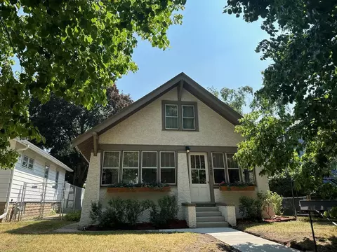 1438 Breda Ave, Saint Paul, MN 55108