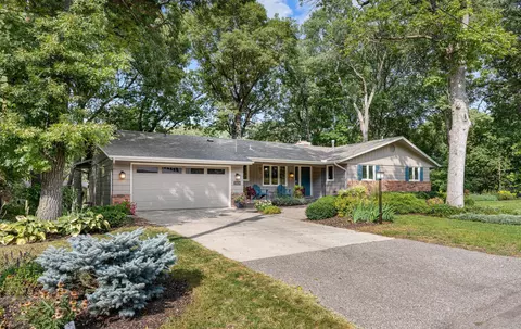 15624 Wing Lake Dr, Minnetonka, MN 55345
