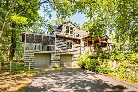 616 Hall Ave, Saint Paul, MN 55110