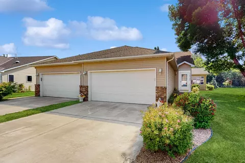 1945 Westridge Cir, Stillwater, MN 55082