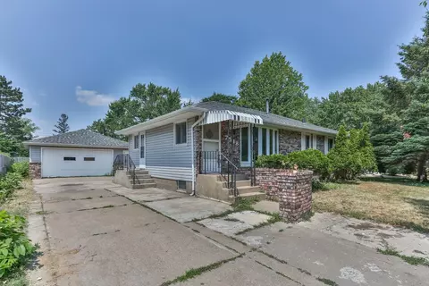 7518 4th St NE, Fridley, MN 55432