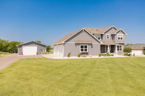 1676 Langford Trl, New Prague, MN 56071