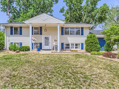 6949 Brunswick Ave N, Brooklyn Park, MN 55429