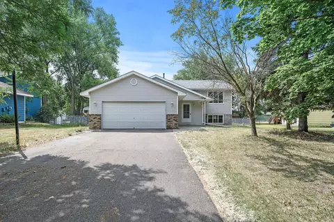 548 84th Cir NW, Coon Rapids, MN 55433
