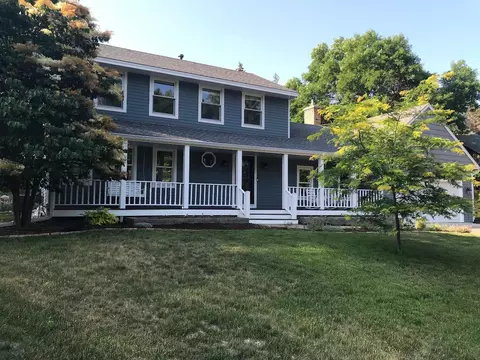8516 Park Knoll Cir, Bloomington, MN 55438