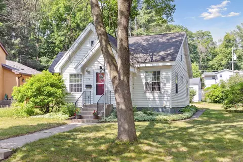 178 6th St N, Bayport, MN 55003