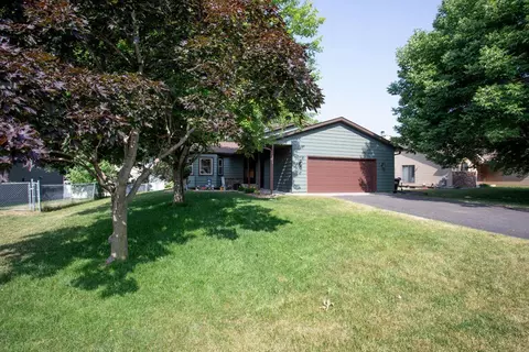 2218 Hallmark Ave N, Oakdale, MN 55128