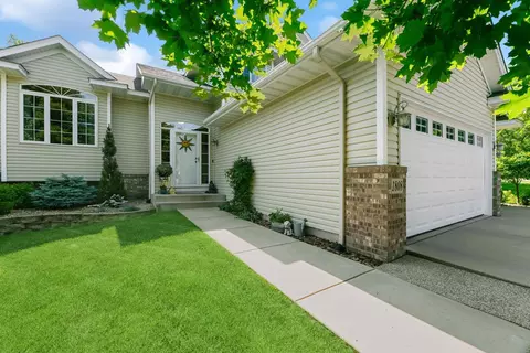 1808 Golf View Dr, Buffalo, MN 55313