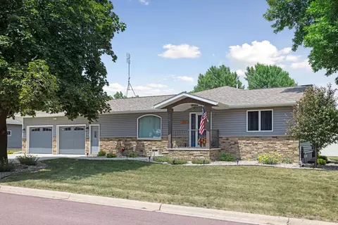 506 Homewood Dr N, Welcome, MN 56181