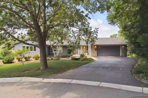 12810 Meadow Cir, Minnetonka, MN 55305