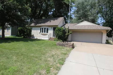55 Circle Dr, Circle Pines, MN 55014