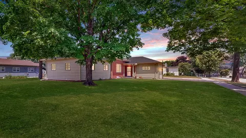 302 N Oak St, Lake City, MN 55041