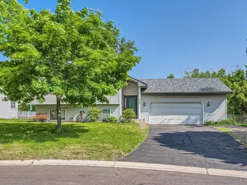9665 Harrow Ct S, Cottage Grove, MN 55016