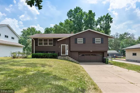 948 Island Lake Ave, Shoreview, MN 55126