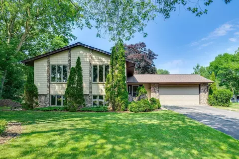 1794 Roxanna Ln, New Brighton, MN 55112