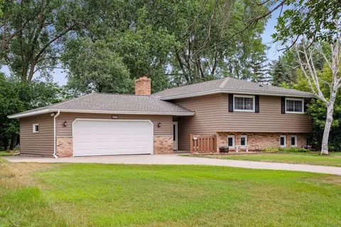 8224 Brandywine Pkwy, Brooklyn Park, MN 55444