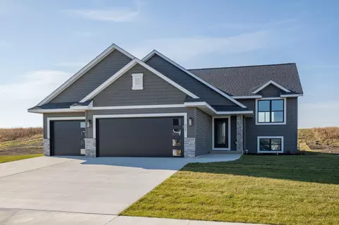 327 Falcon Run, Eagle Lake, MN 56024