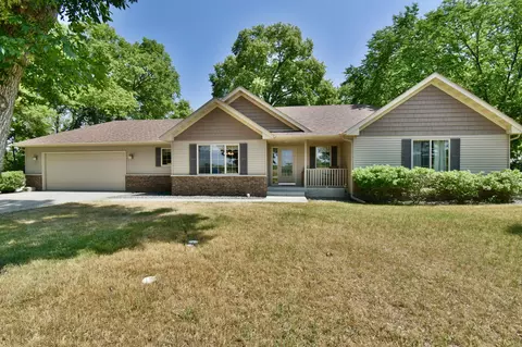 10718 57th St, Clear Lake, MN 55319