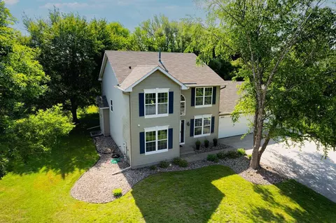 8162 Greenbriar Ln, Woodbury, MN 55125