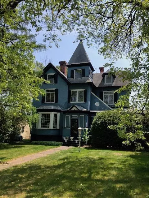 5014 London Rd, Duluth, MN 55804