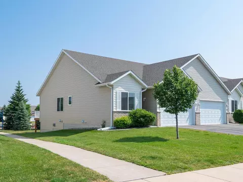 4139 Blakewood Dr, Shakopee, MN 55379